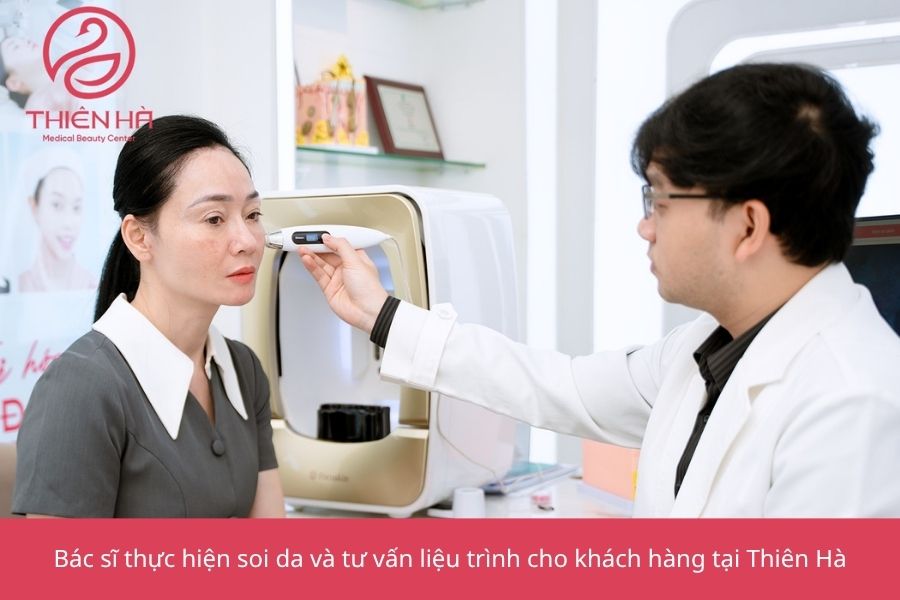 Trẻ hóa da là gì? 10+ phương pháp trẻ hóa da mặt hiệu quả nhất 8 TS. Bác sĩ Hùng tại Thẩm mỹ viện Thiên Hà trực tiếp tư vấn và thực hiện liệu trình cho khách hàng