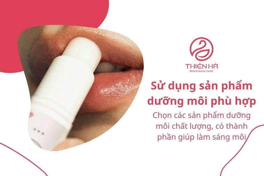 Tại sao môi trên thâm hơn môi dưới? Nguyên nhân, giải pháp 5 Son dưỡng là vật bất ly thân của các cô nàng đang gặp tình trạng thâm môi