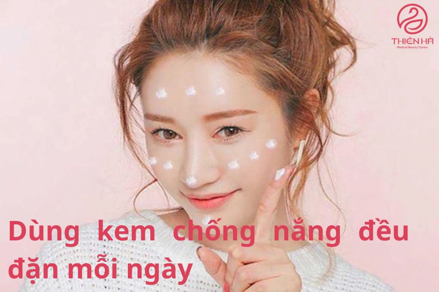 Bôi kem chống nắng mỗi ngày 