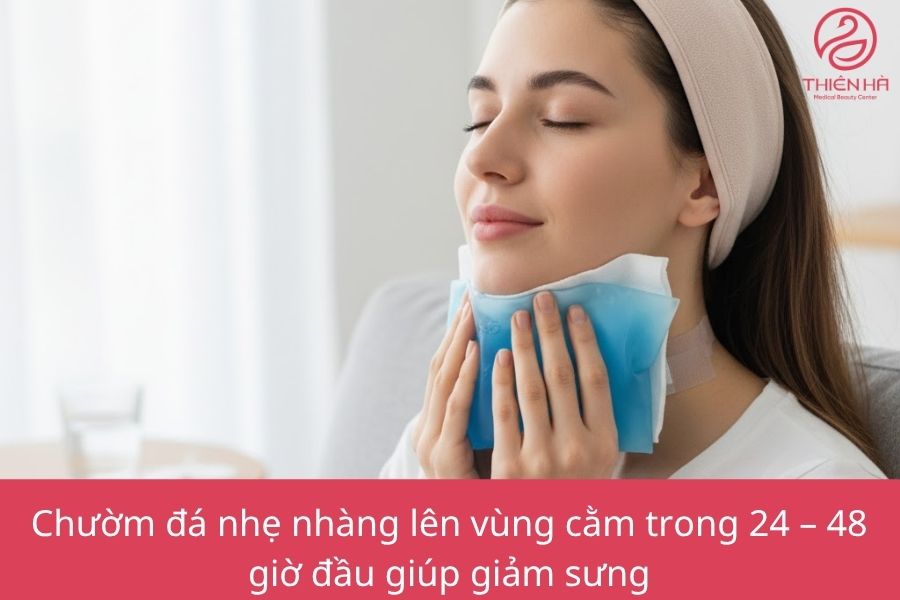 Hút mỡ nọng cằm giá bao nhiêu? Bảng giá chi tiết mới nhất 4 Chườm đá nhẹ nhàng lên vùng cằm